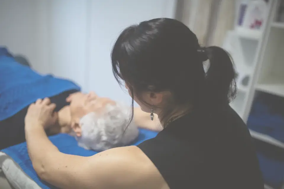 Hands-on osteopathic treatment for persistent neck pain at Mount Gravatt clinic
